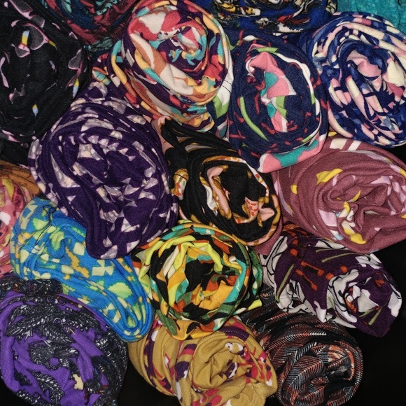 (2)Pair Lularoe One size (2-10) leggings bundle - Picture 7 of 8